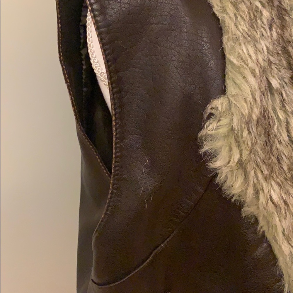 Vest - Picture 7 of 7